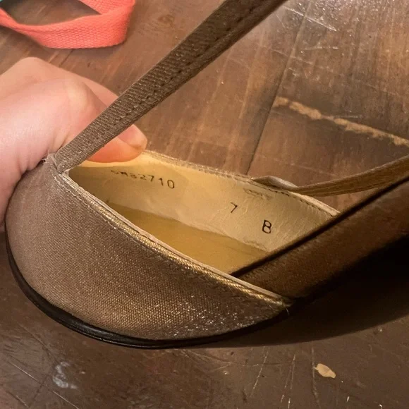 Stuart Weitzman Gold Pointed Square Toe Kitten Slingbacks size 7 - Picture 7 of 7